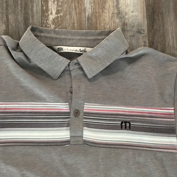 TRAVIS MATHEW Grey White Striped Golf Polo Mens Short Sleeve Shirt - Picture 2 of 7